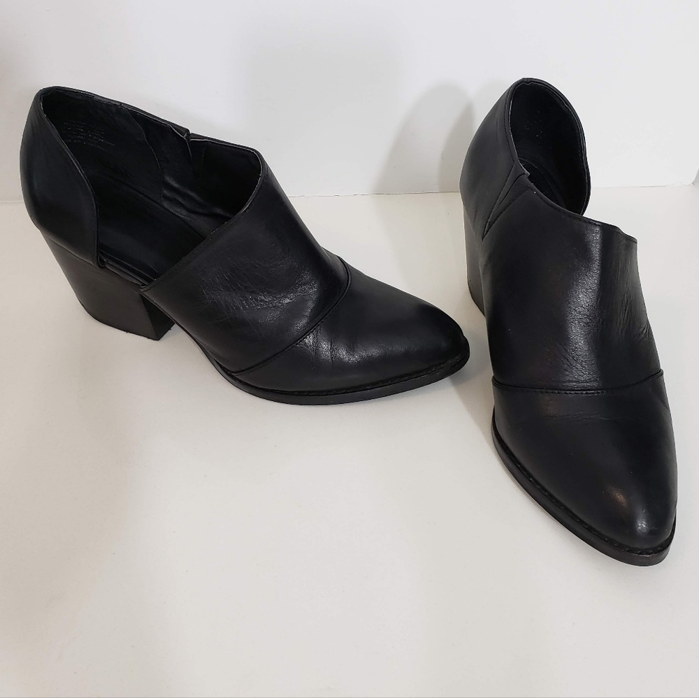Leather Shellys London Anime Cutout Low Booties 7.5 US